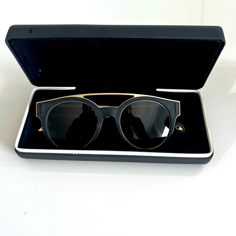 Like new Givenchy sunglasses w/ case!
